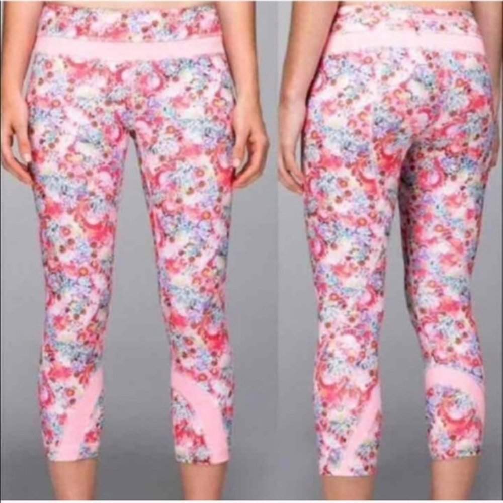 Lululemon Run Inspire Crop II Flowabunga Capri